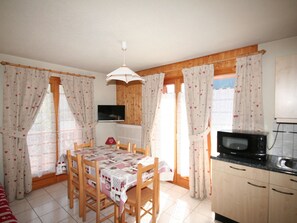 Dining - 3-room apartment with balcony, near Châtel center (Châtel)