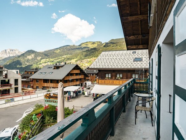 Property grounds - Spacious 3 Rooms, 6 People, South Balcony, Parking Included (Châtel)