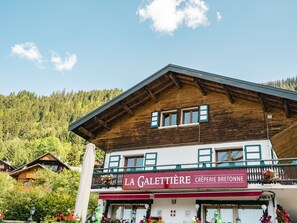 Exterior - Spacious 3 Rooms, 6 People, South Balcony, Parking Included (Châtel)