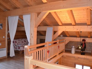 Interior - Spacious 12-Person Chalet with Modern Amenities, Close to Lifts and Village (Châtel)