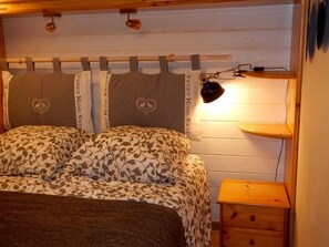 1 bedroom, free WiFi - Châtel Apartment 4 ppl, balcony, parking, pets allowed (Châtel)