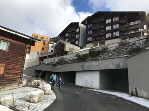 Exterior - **Charming Studio for 4 with Balcony, 800m from Super-Châtel Lift** (Châtel)