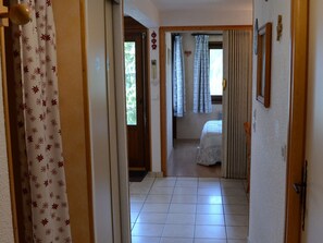 1 bedroom, WiFi - Cozy 2-room apartment, 5 ppl, pet-friendly, parking (Châtel)