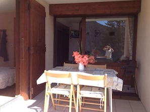 Outdoor dining - Cozy 2-room apartment, 5 ppl, pet-friendly, parking (Châtel)