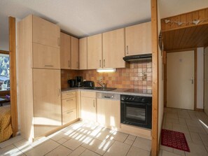 Refrigerador, microondas, horno, lavavajillas