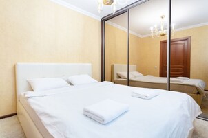 Classic Apartment | 2 bedrooms, iron/ironing board, free WiFi