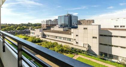 Cozy Neuss Apartment With Modern Amenities
