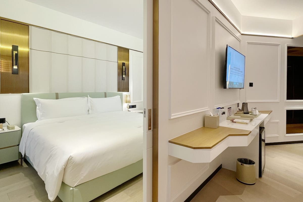 Royal studio suite, niet-roken, terras | 2 slaapkamers, donzen dekbedden, een kluis op de kamer