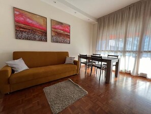 Living area - Sommelier House (Torino)
