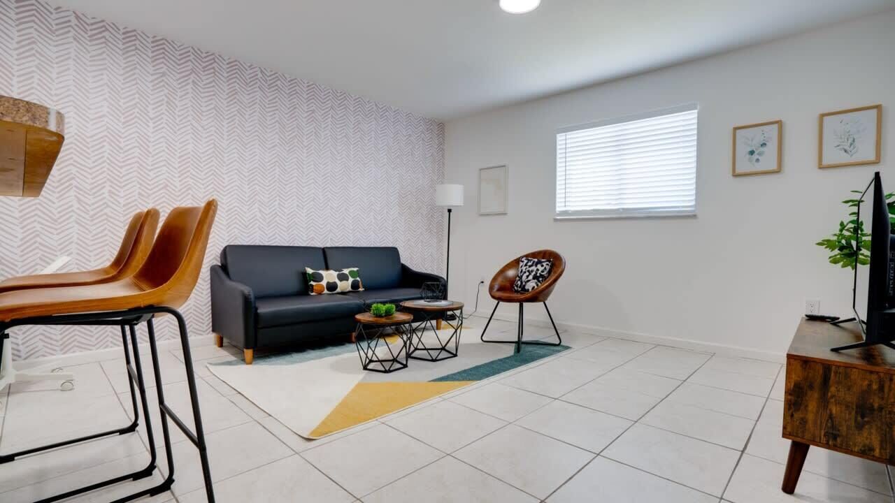 Cozy Located Apartment near Downtown Beach 15 min