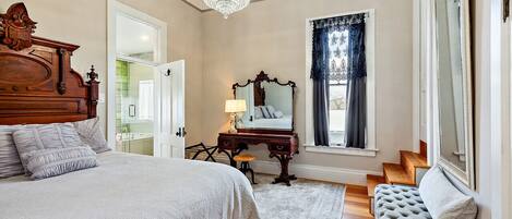 2 bedrooms, desk, iron/ironing board, travel cot