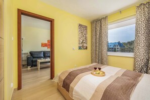 1 chambre, fer et planche à repasser, Wi-Fi, draps fournis