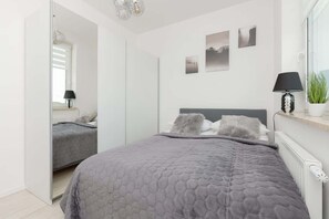 2 chambres, fer et planche à repasser, Wi-Fi, draps fournis