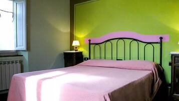 3 bedrooms, iron/ironing board, travel crib, free WiFi