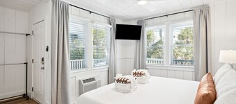 Folliday Inn - The Consul - Room 21