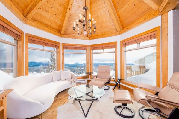 Interior - Luxury ski in/out Sauna and Hot Tub (Beaverdell)