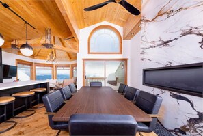 Dining - Luxury ski in/out Sauna and Hot Tub (Beaverdell)