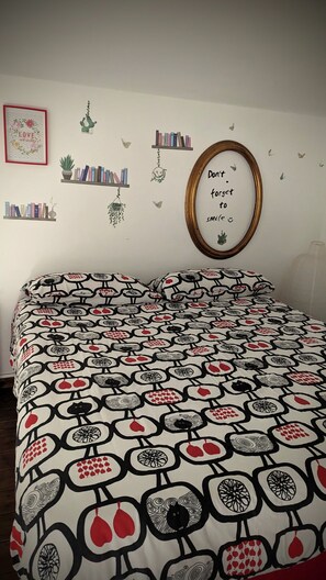 2 bedrooms, iron/ironing board, free WiFi, bed sheets