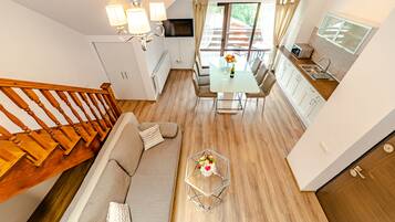 Family Suite | Down duvets, in-room safe, soundproofing, iron/ironing board