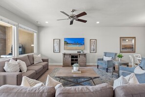 Televisión, videojuegos, futbolito y tenis de mesa 