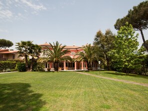 Exterior - Villa in Forte Dei Marmi with 5 bedrooms sleeps 10 (Forte Dei Marmi)