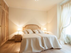 5 bedrooms, travel cot, free WiFi - Villa in Forte Dei Marmi with 5 bedrooms sleeps 10 (Forte Dei Marmi)