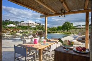 Outdoor dining - Villa in Colle Di Buggiano with 6 bedrooms sleeps 12 (Colle Di Buggiano)