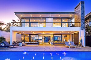 Pool - Dolphin Coast YOLO Spaces - Beach House Villa (Dolphin Coast)