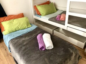 2 dormitorios, escritorio, wifi y ropa de cama