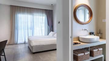 Executive Room with Terrace | Bettwäsche aus ägyptischer Baumwolle, hochwertige Bettwaren
