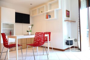 Dining - [Complete Studio Apartment] MONZA (Monza)