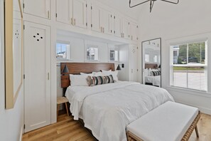 2 bedrooms, internet, bed sheets