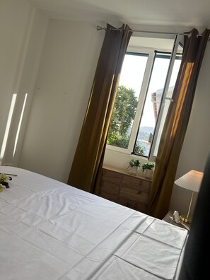 1 bedroom, WiFi - Very cozy, sunny 1 bedroom apartment. Located 5 minutes walk from the center (Funchal)