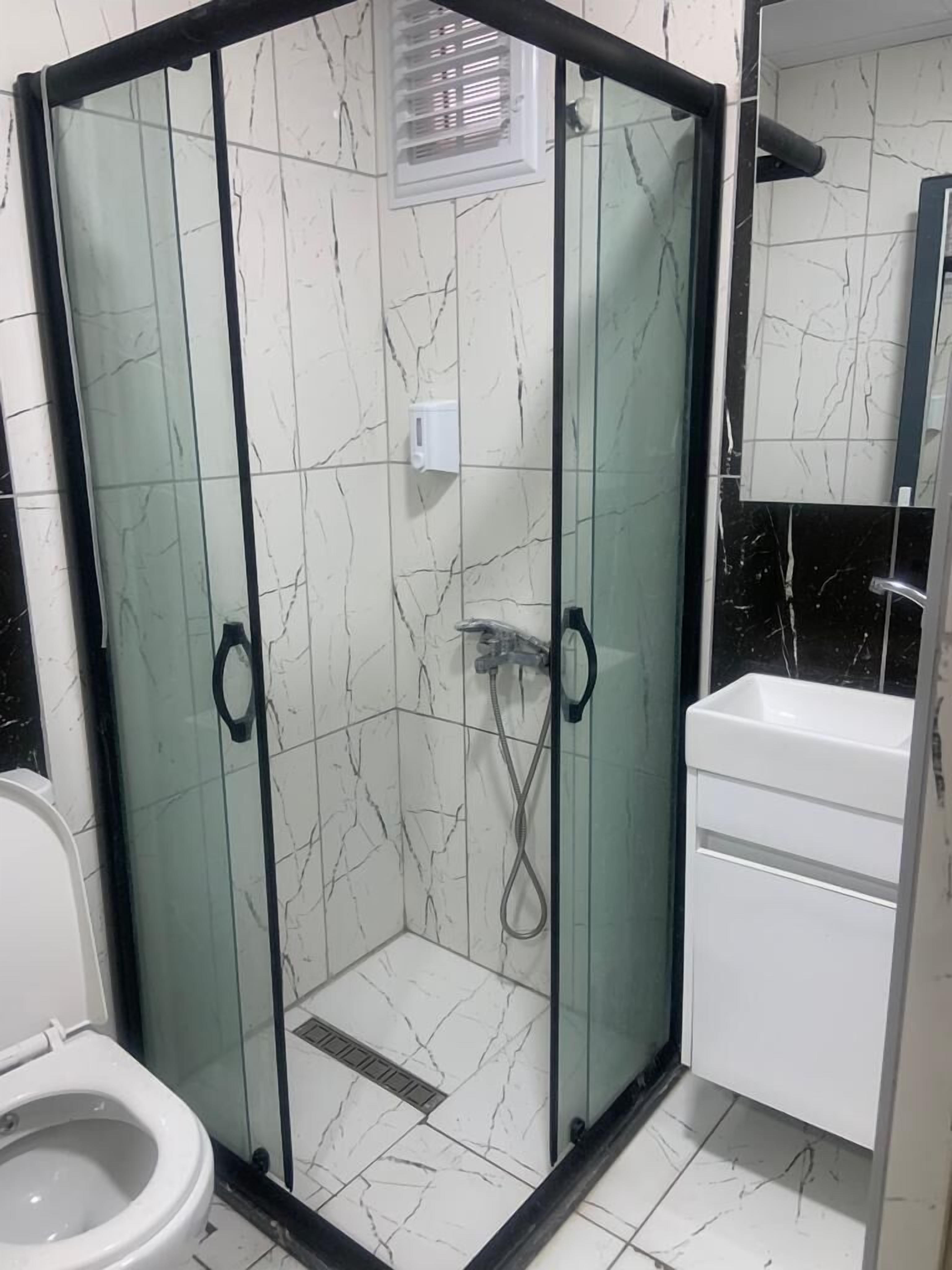 Standard Twin Room | Bilik Mandi | Pancuran mandi, tuala disediakan, sabun, syampu 