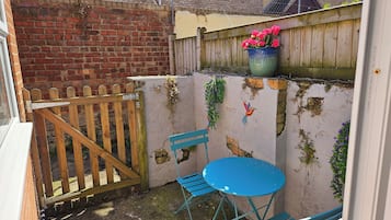 Cottage | Outdoor dining