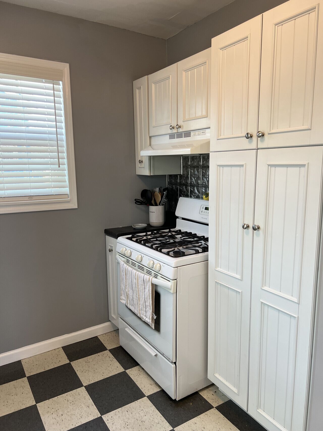 冰箱、微波炉、烤箱、炉灶