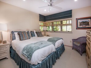 5 bedrooms, desk, free WiFi, bed sheets - Beaver Creek Enclave | 5BR Home, Summer AC, Hot Tub (Beaver Creek)