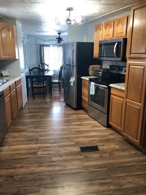 Fridge, microwave, stovetop, dishwasher