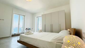 3 bedrooms, premium bedding, free WiFi, bed sheets