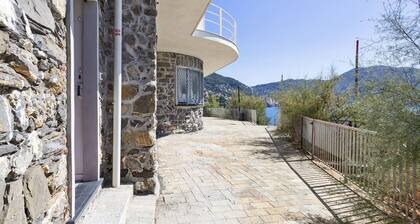 Yellow Suite a Recco by Wonderful Italy