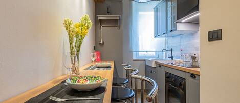 Fridge, microwave, oven, dishwasher