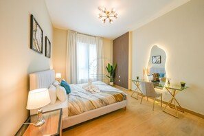 Deluxe Apartment | 1 bedroom, individually decorated, iron/ironing board, free WiFi - Yogi - Luxury Apartment With Sea View Close to the Beach (Dubai)