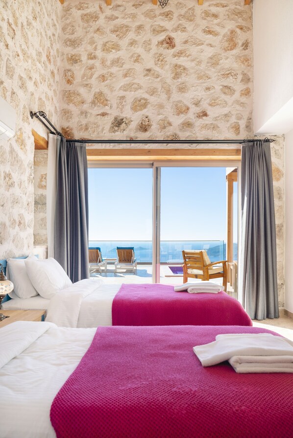 3 bedrooms, WiFi - Villa with Nature View (Antalya)