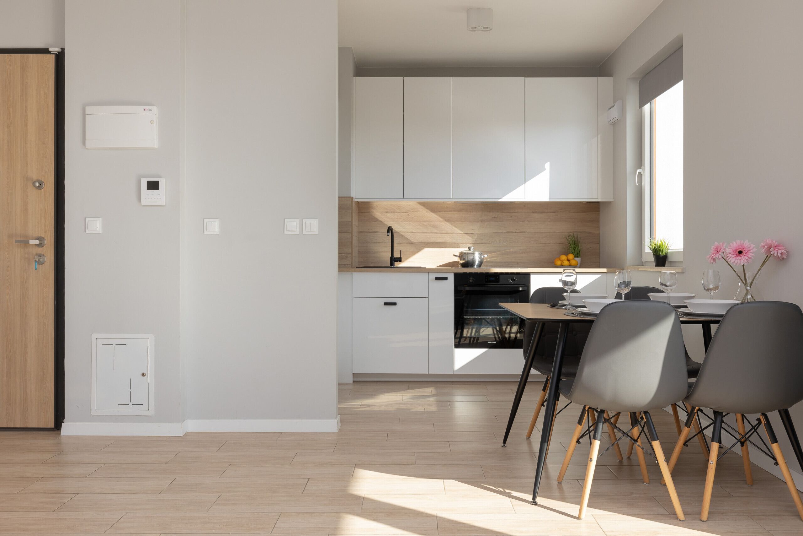 Dishwasher, cookware/dishes/utensils