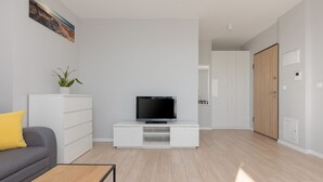 Studio, Balcony | Bed sheets - Cozy & Peacefull Studio by Renters (Warsaw)