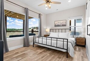 16 Schlafzimmer, Bügeleisen/Bügelbrett, Reisekinderbett