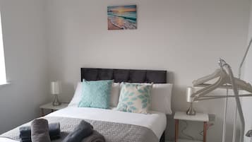 House, Multiple Beds | 3 bedrooms, iron/ironing board, free WiFi, bed sheets