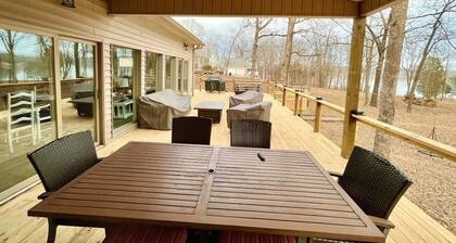 Lakefront Haven • Dock, Fishing, Swim