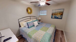 4 habitaciones, tabla de planchar con plancha, wifi y ropa de cama 