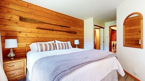 4 bedrooms, iron/ironing board, free WiFi, bed sheets